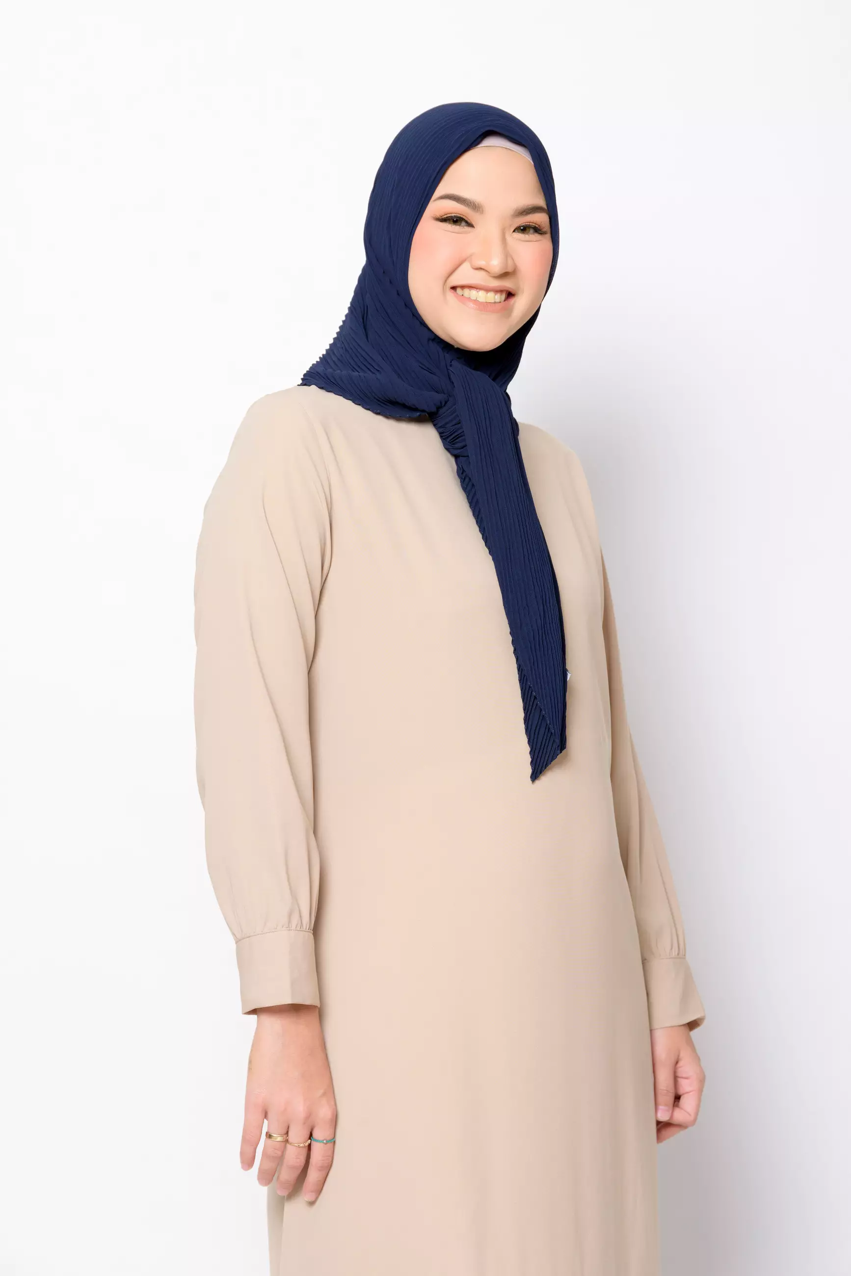 ZM Zaskia Mecca - Fanya Navy Hijab - Kerudung Segi Empat