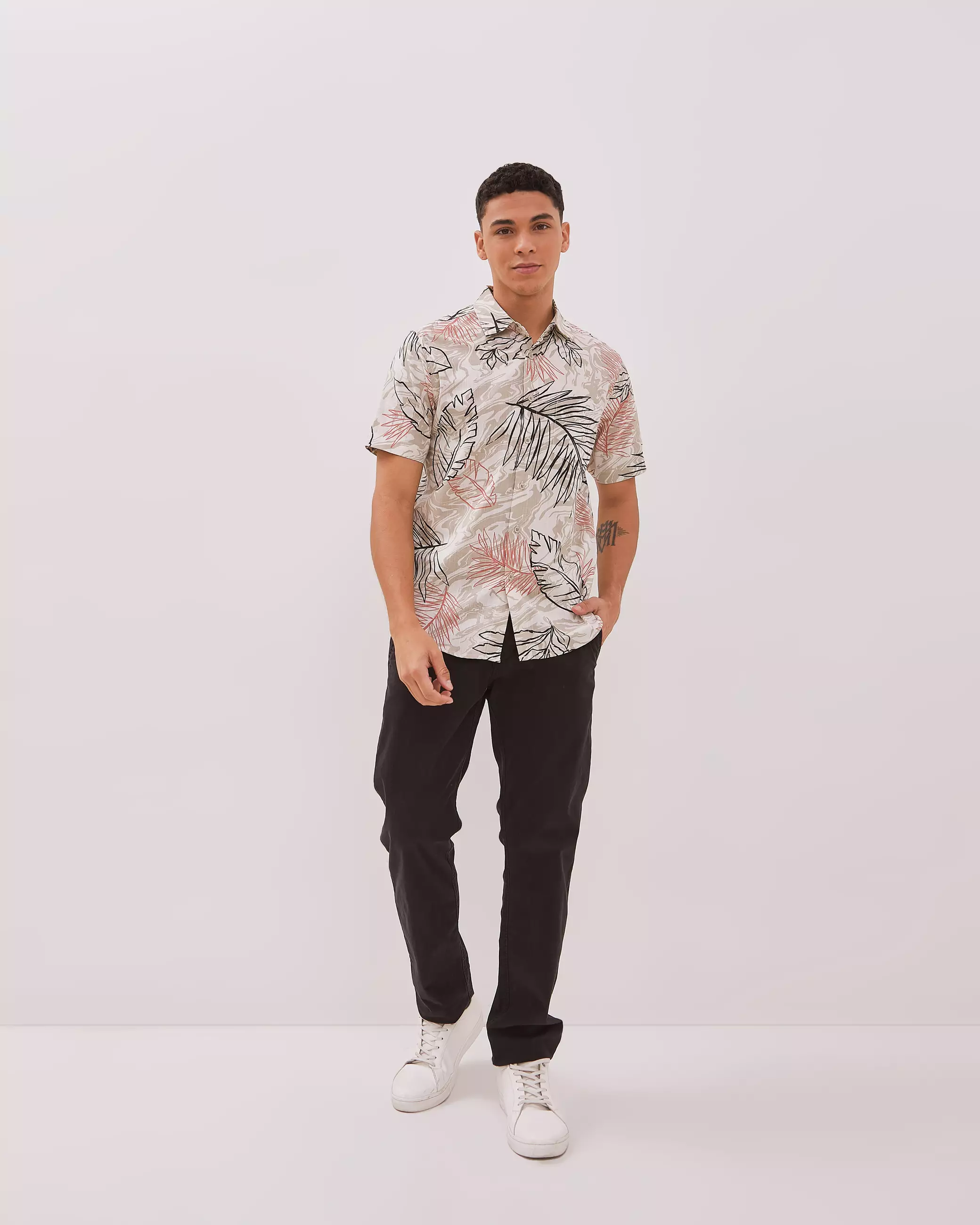 AMK Kemeja Motif Pria Lengan Pendek SHP Hans Ss Beige