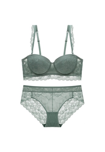W.Excellence green Premium Green Lace Lingerie Set (Bra and Underwear) 7F2B8US698F6D7GS_1