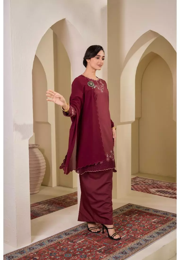 Kurung Moden Sulam Maleeka