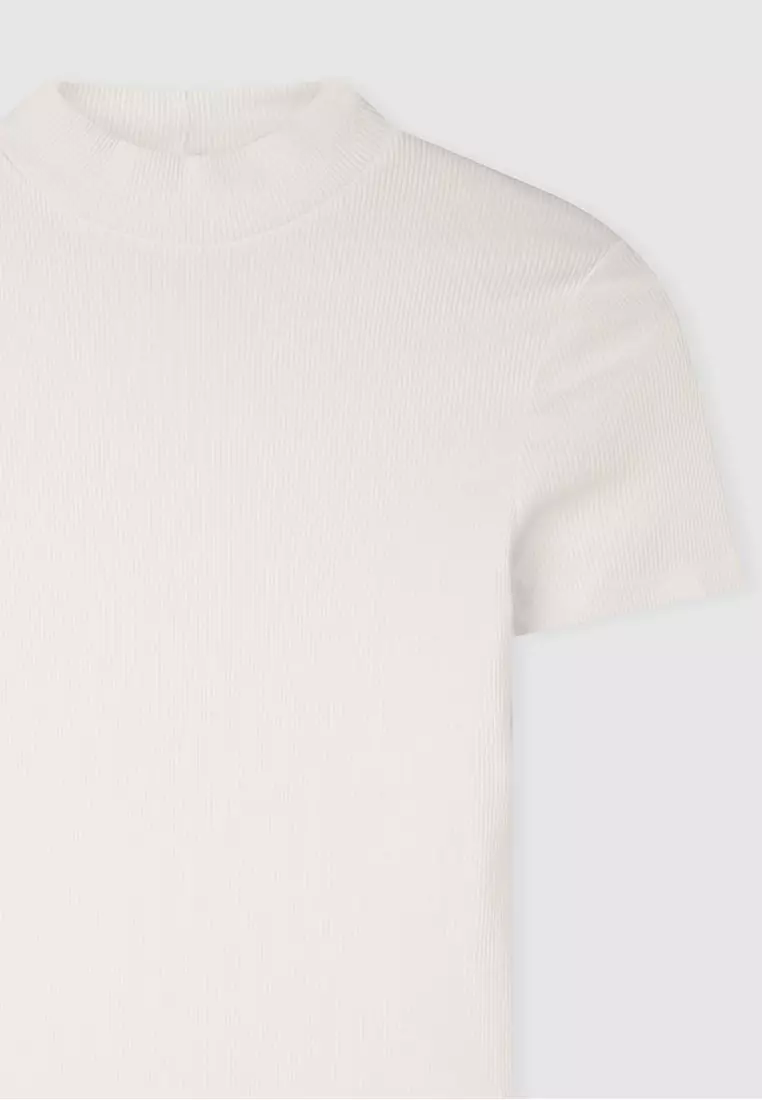 Woman Short-Sleeved T-Shirt