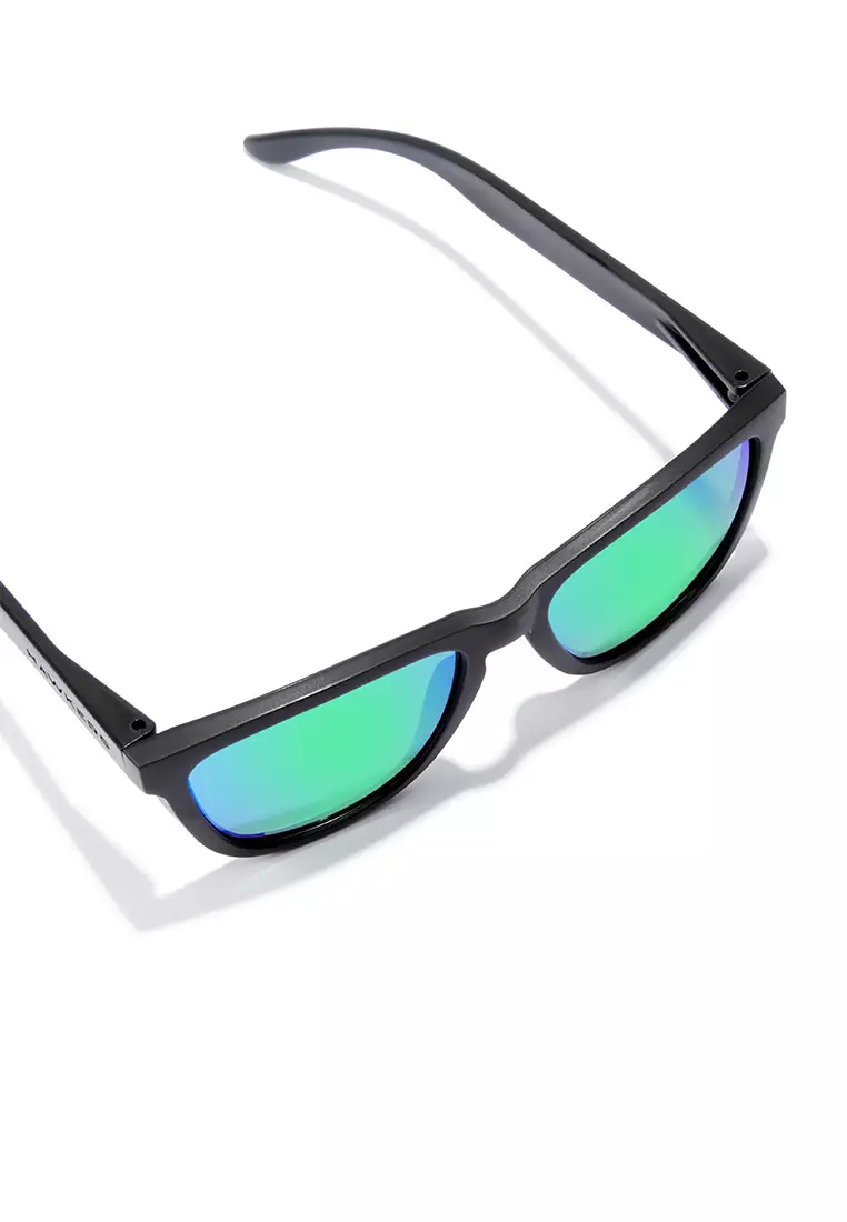 HAWKERS POLARIZED Black Emerald ONE RAW. Sunglasses for Men and Women, Unisex. UV400 protection. Official product designed and made in Spain. HONR21BFTP