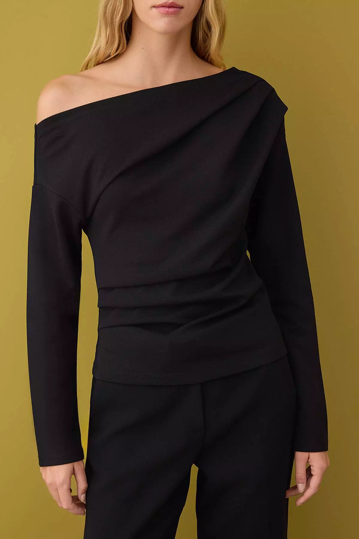 Black Gathered/Drape Detail Flowy Asymmetrical Neckline Knitted Blouse Twoaw26Bz138