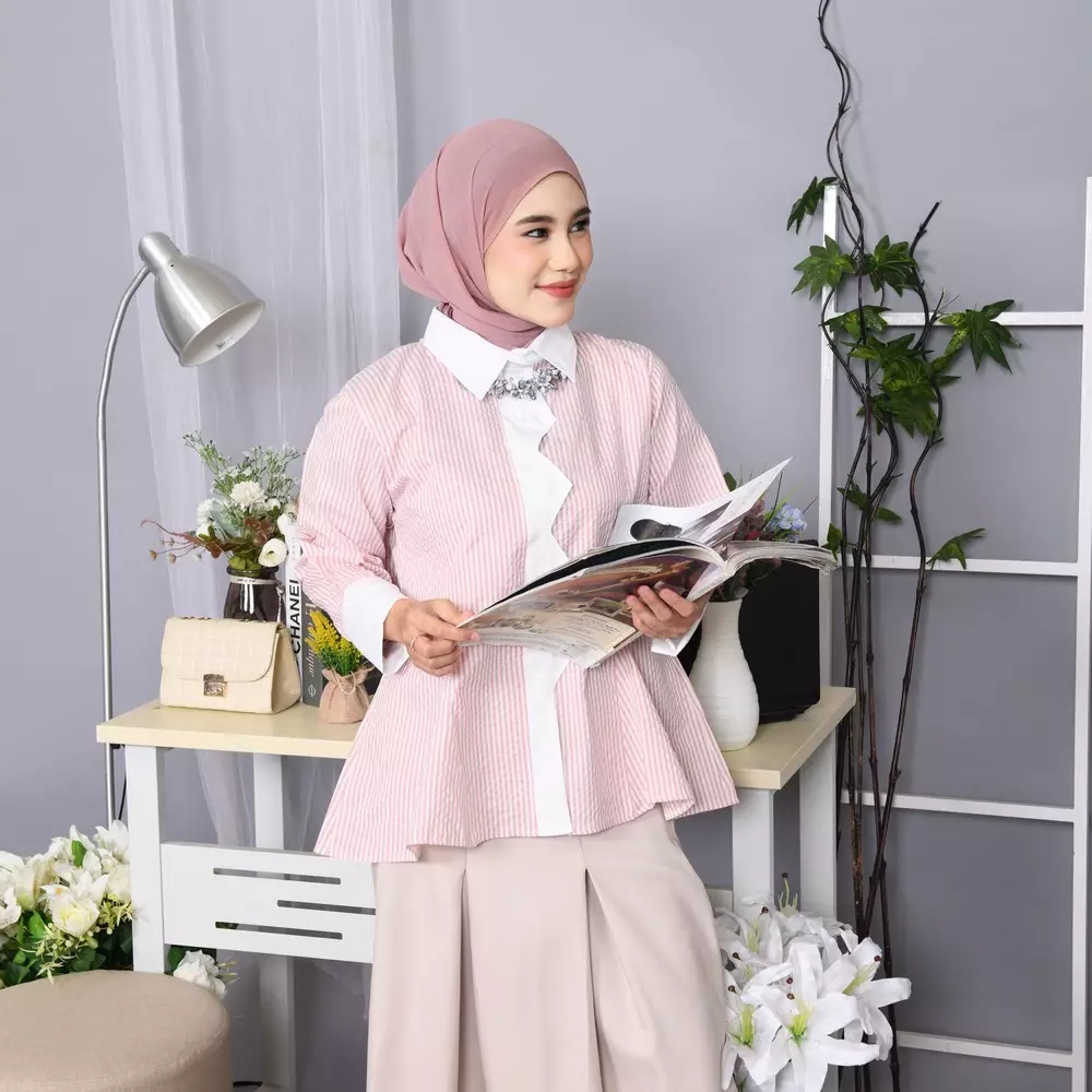 Katya Kemeja Peplum Zigzag - Soft Pink M19997 R44S1