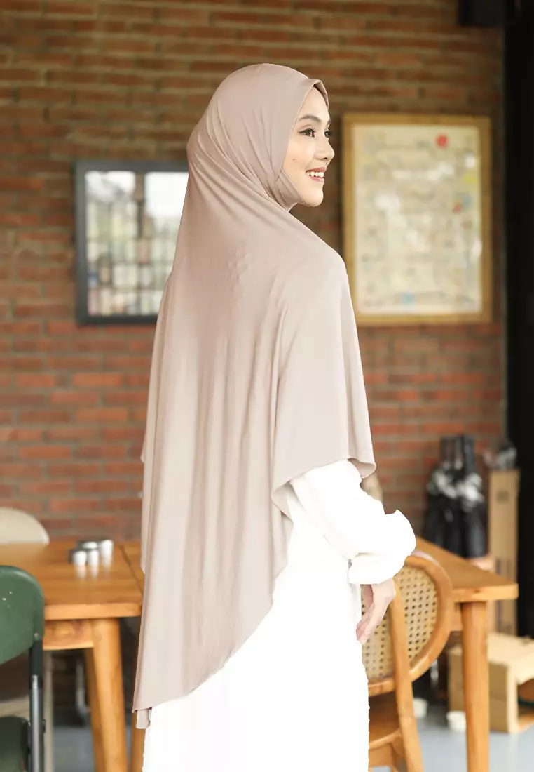 Cotton Bee - Lanna Bergo Malay | Hijab Instan Syari | Kerudung - Sahara Sand