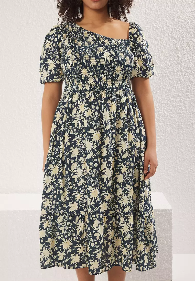 Emerald Green Floral Gipel Asymmetrical Collar Balloon Sleeve Woven Plus Size Dress TBBSS25AH00027