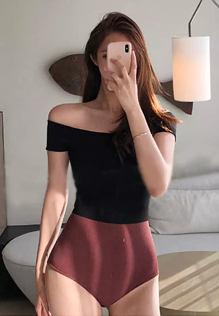 Sexy One-Piece Neckline Gathered One-Piece Swimsuit A21071408