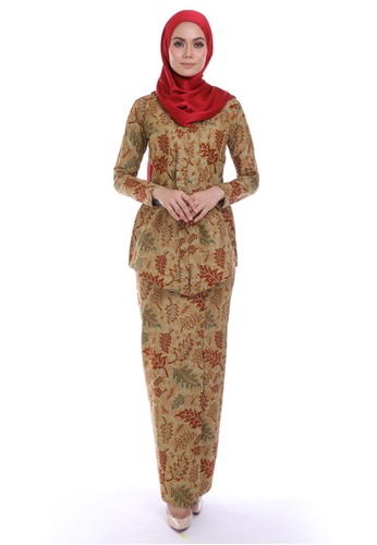 HABRA Kara Kebaya Batik KR29 from HABRA in Brown