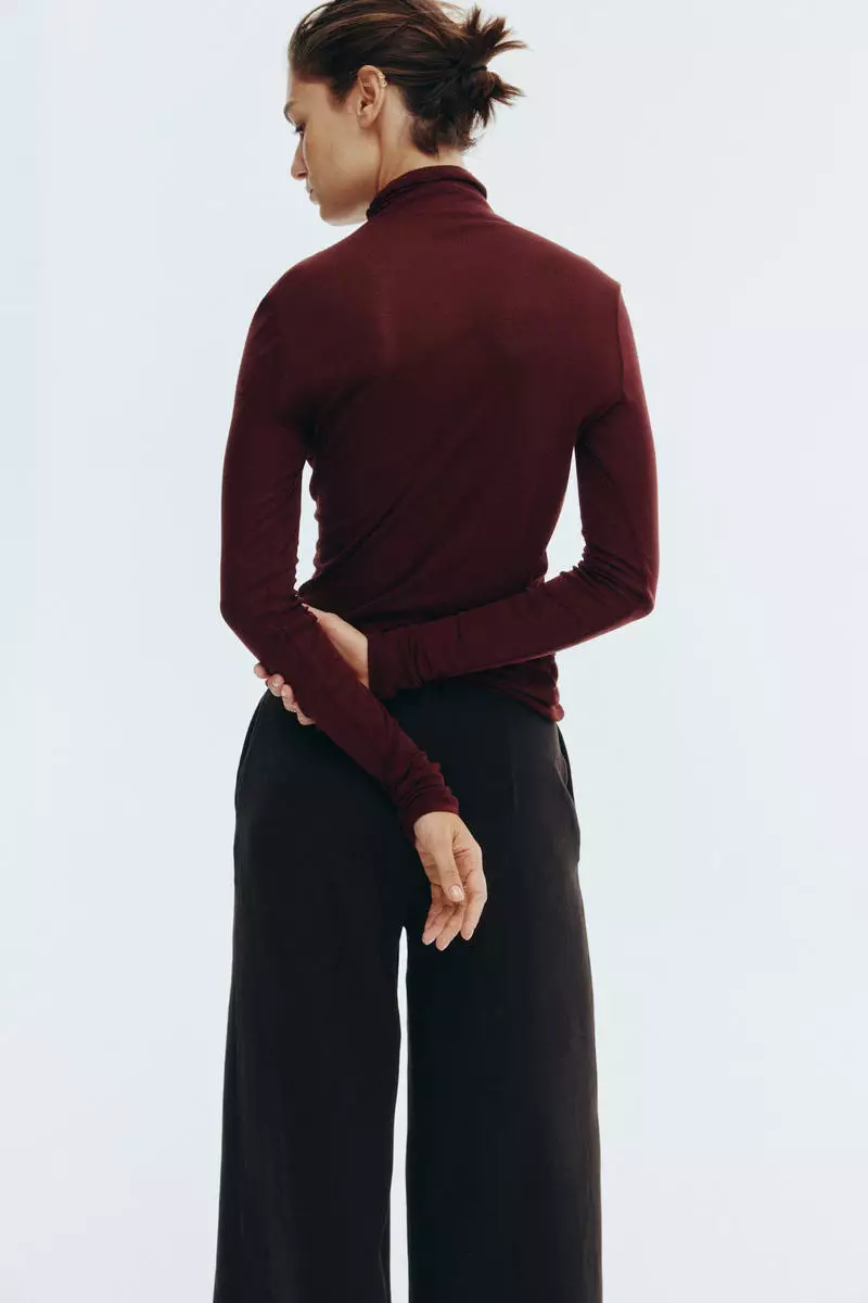 Wide ankle-length trousers