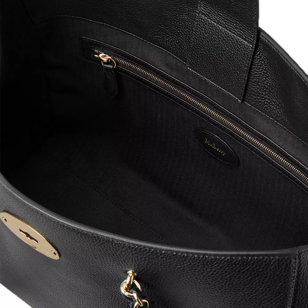 Lily Chain Tote Small Classic Grain Black