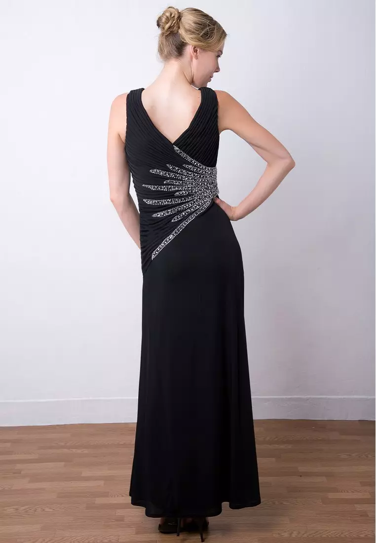 斜裁V領無袖釘珠晚禮服