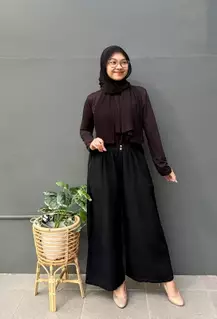 Hitam