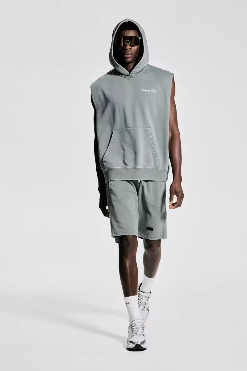 Mid-length sports shorts