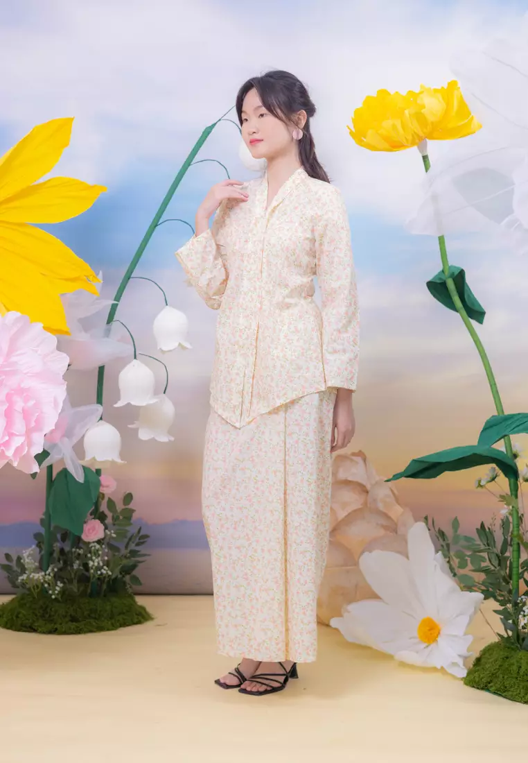 Bayu Somerset  Zinnia Kebaya