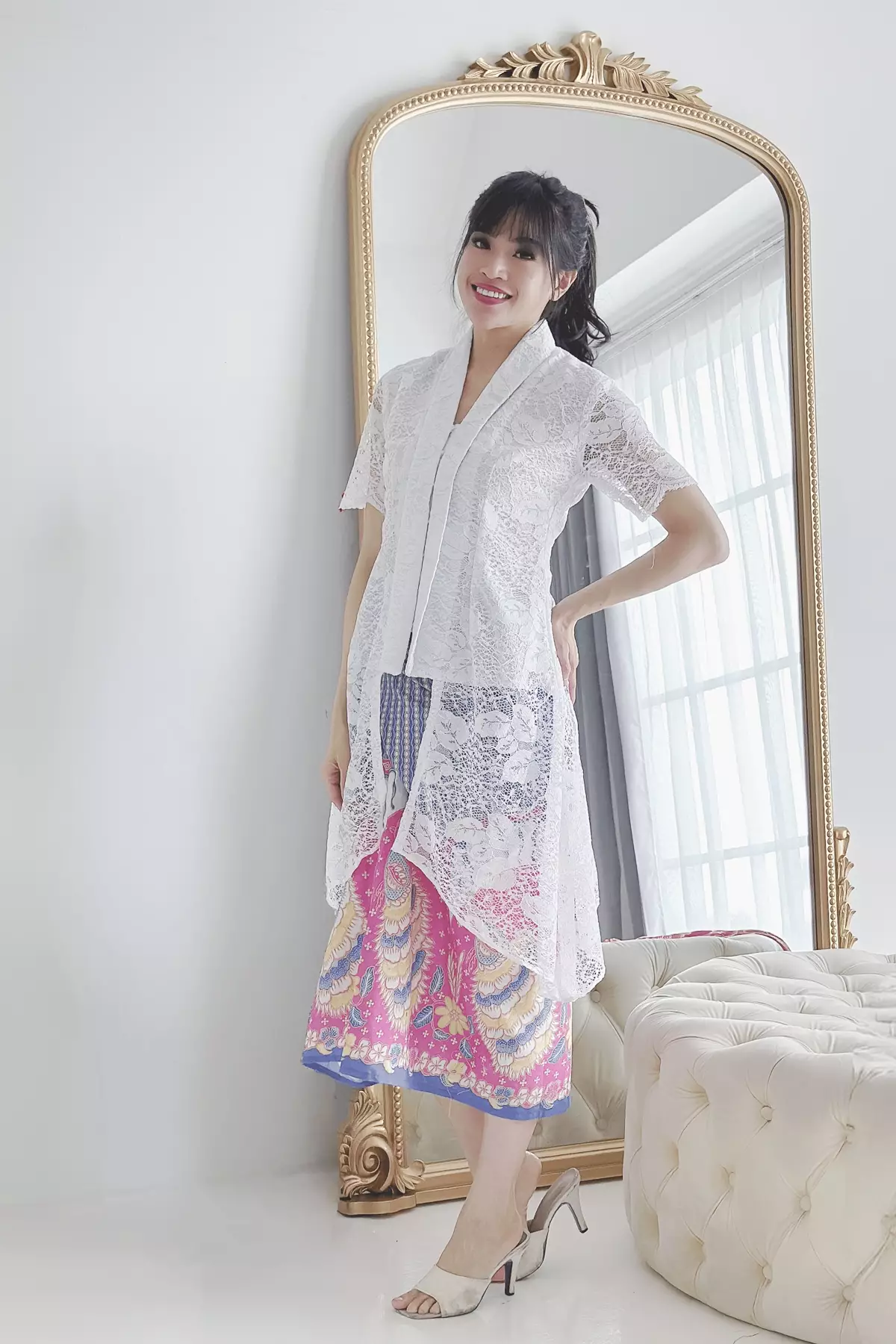 Astadewi White Kebaya Panjang Asymetris