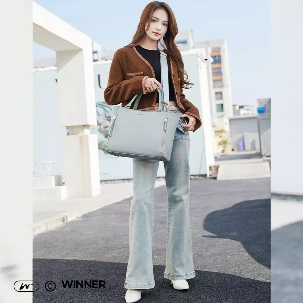 Tas Laptop 15,6 inch Bahu Selempang Nilon Oxford Anti-Air Wanita Bag (T14-019) - Warna Khaki 15,6 inch