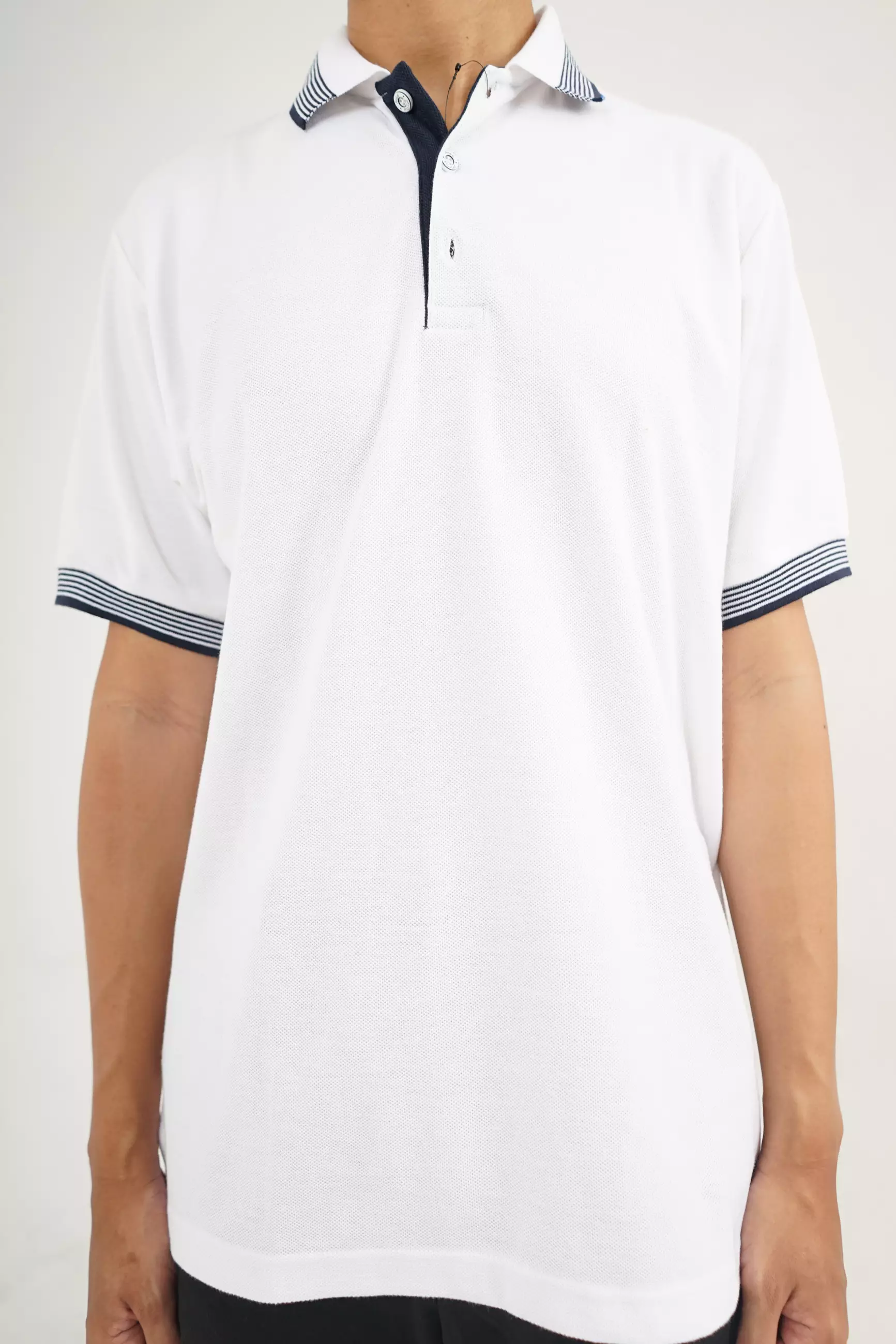 Andre Michel Kaos Polo Shirt Lengan Pendek Putih Lis Navy 922 1