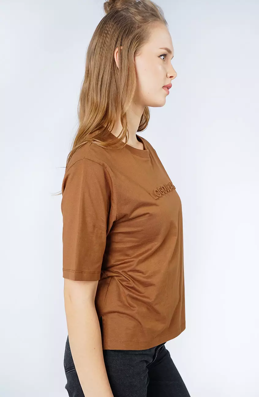 T-Shirt Kaos Wanita Boxy Izzora Brown