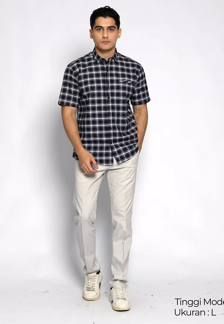 Simple Perfect Kemeja Chicago Pria Lengan Pendek Exclusive Motif Kotak 2292 Navy