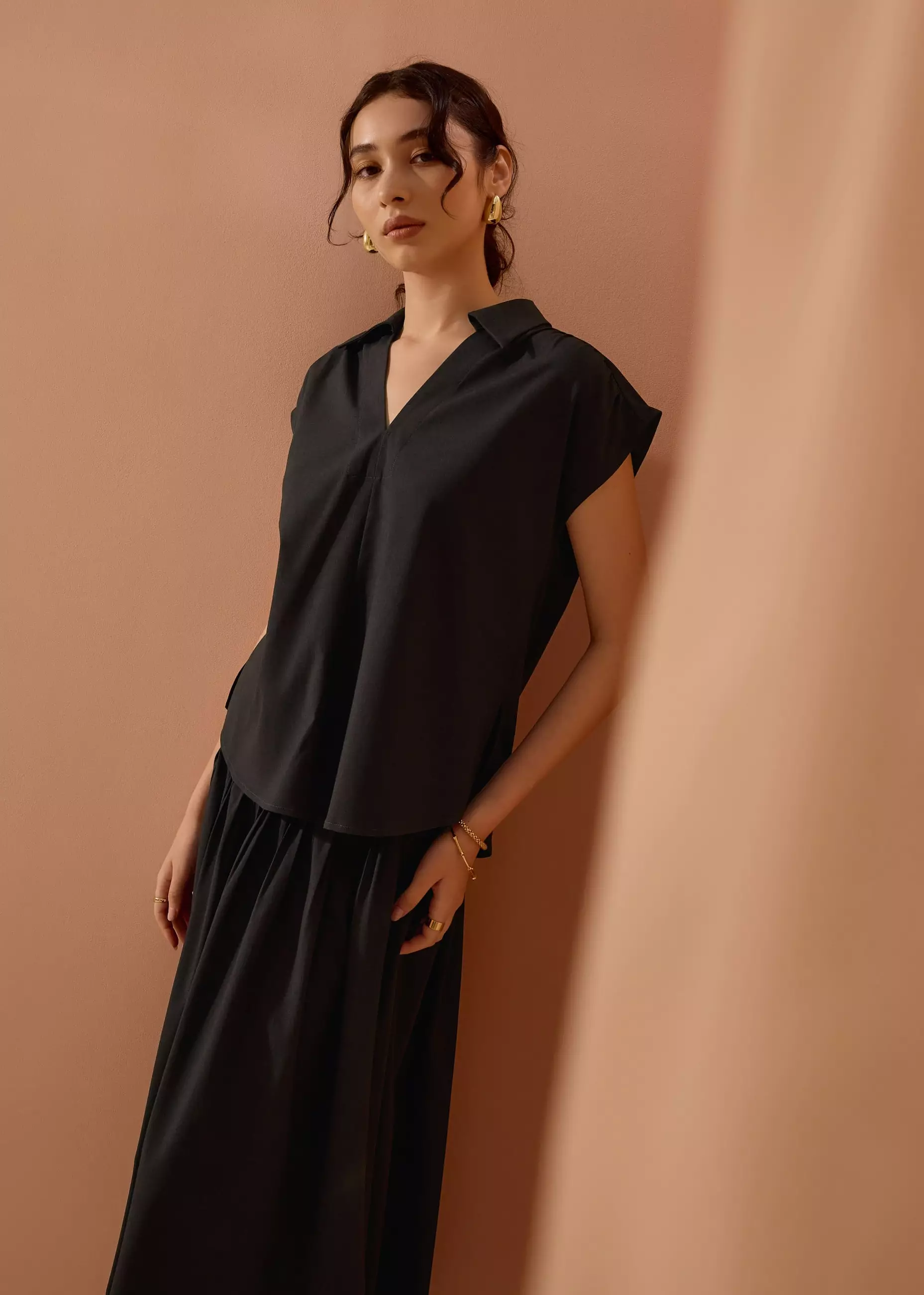 Atasan Wanita - Dana Relaxed V-neck Shirt