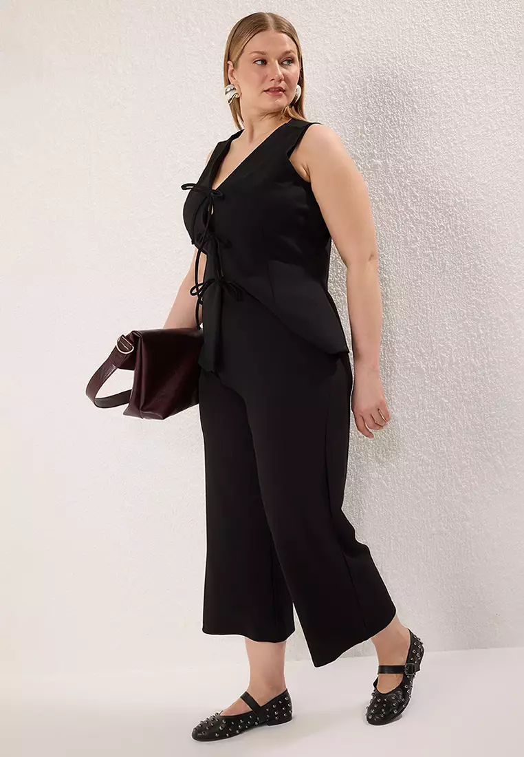 Black Culotte Fit Cutout Detail High Waist Knitted Plus Size Trousers TBBSS25AR00041