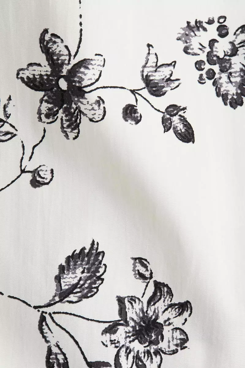 Puff-sleeved poplin dress