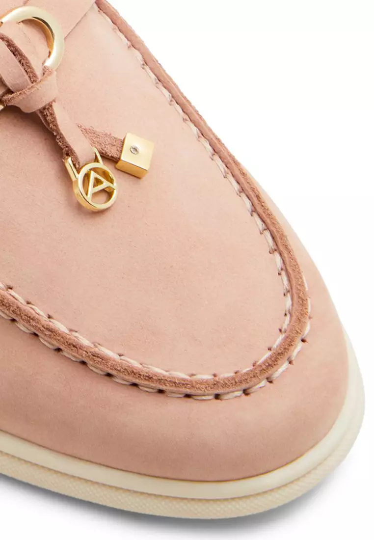 Kedoacien Slip Ons