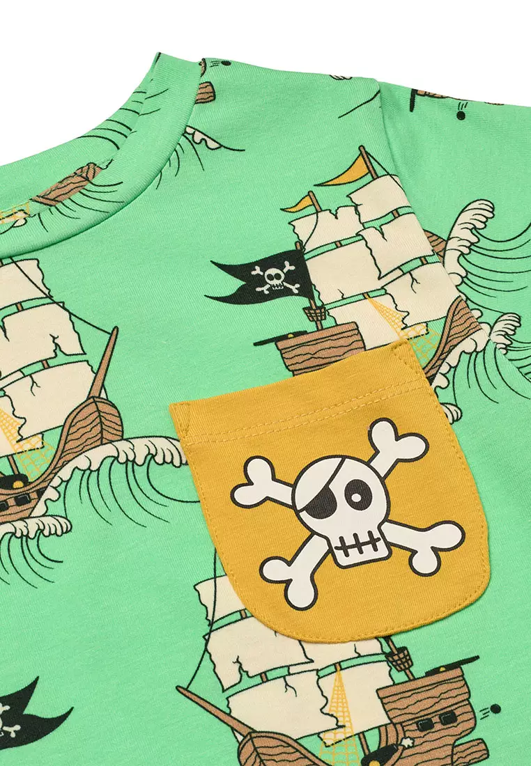 T-shirt with pirate ships