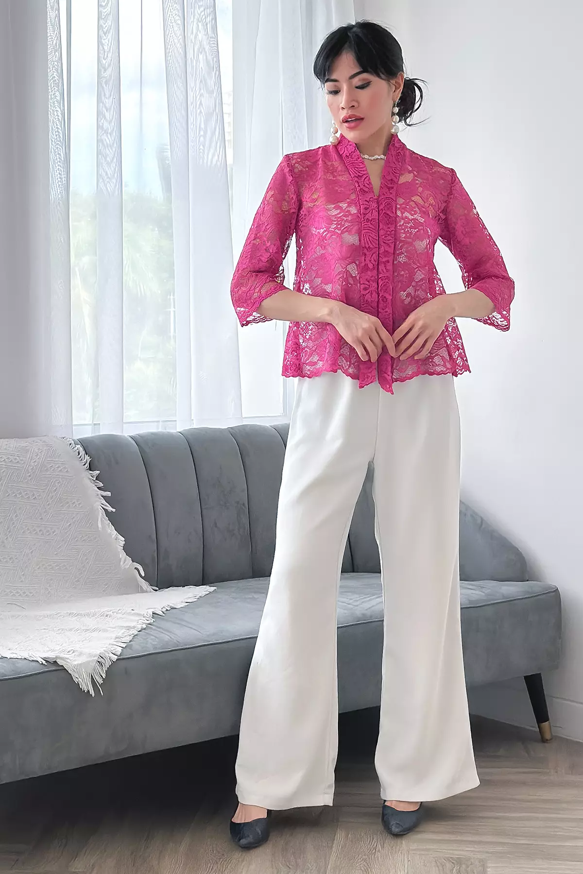 Menik Brukat Magenta Kebaya