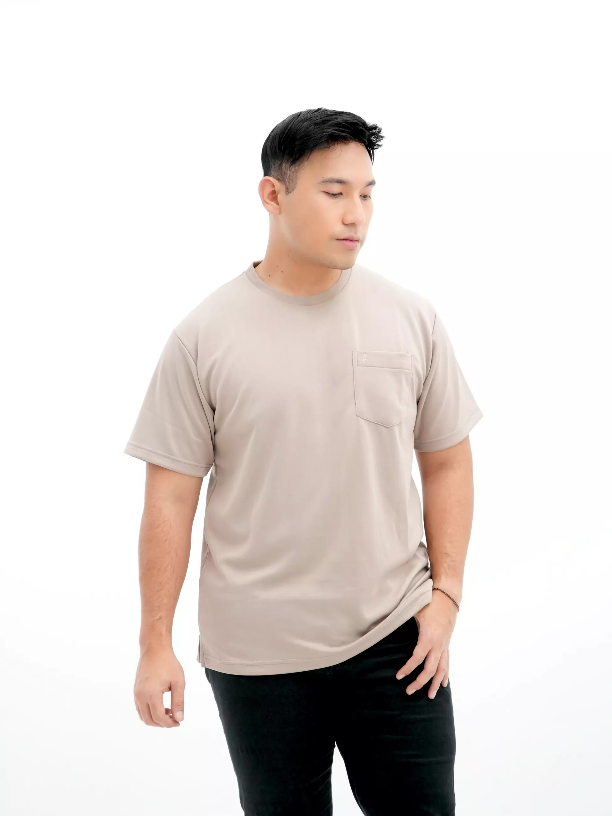 T-Shirt Scuba Cokelat Milo Kantong 3454