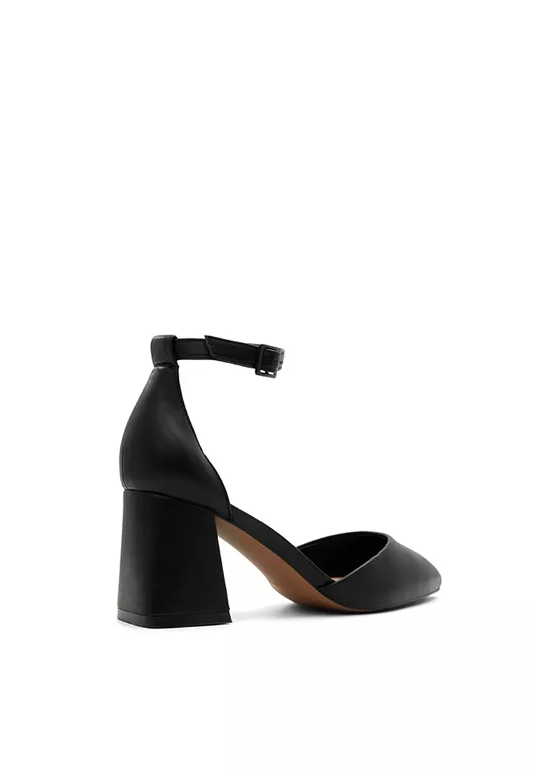 Daliaa Pointed Toe Block Heels