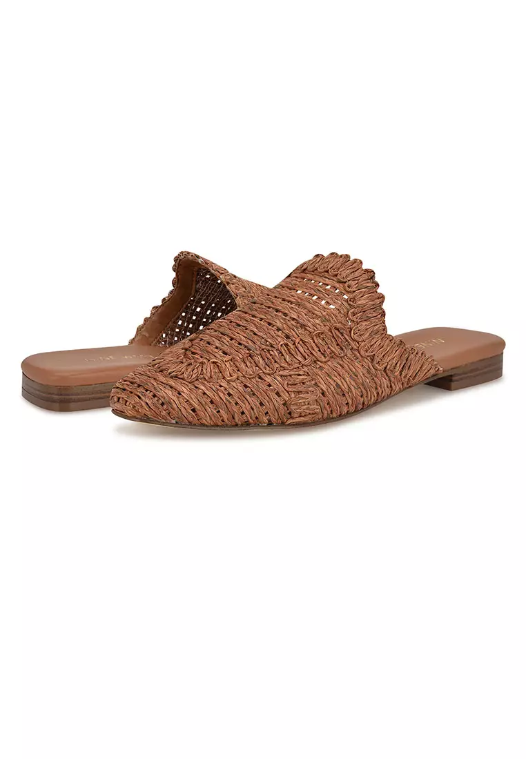 Cleigha2 Closed Flat Sandal Brown