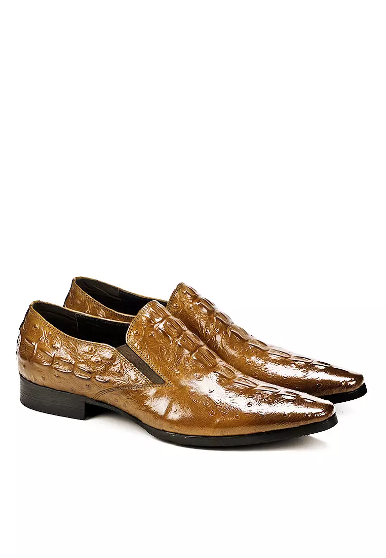 Buy Twenty Eight Shoes VANSA Croco Embossed Leather Slip on