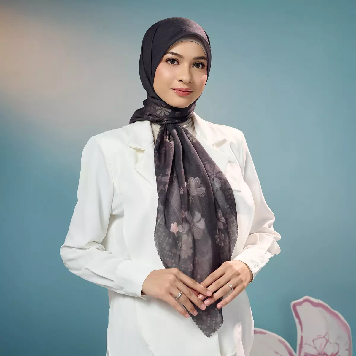 [INCLUDE HARD BOX] ZM Zaskia Mecca - Scarf Jejak Teduh Ruma Charcoal | Hijab Voal Alaska Premium Square | Hijab Motif Kerudung Segi Empat
