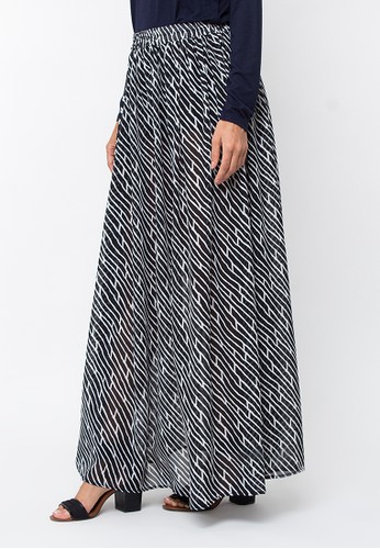 Skirt dengan 2 design motif line and Square