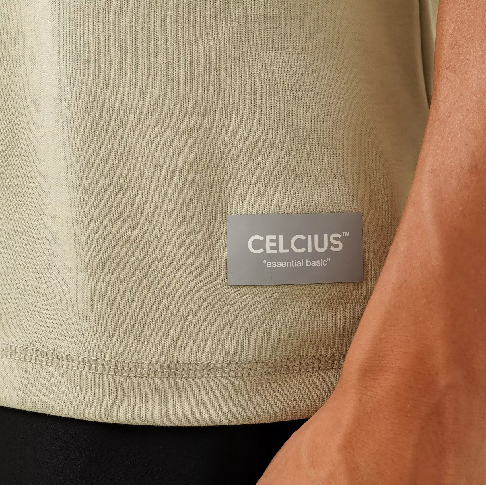 CELCIUS Kaos Lengan Pendek Reguler Fit LIN001095C Abbey Stone