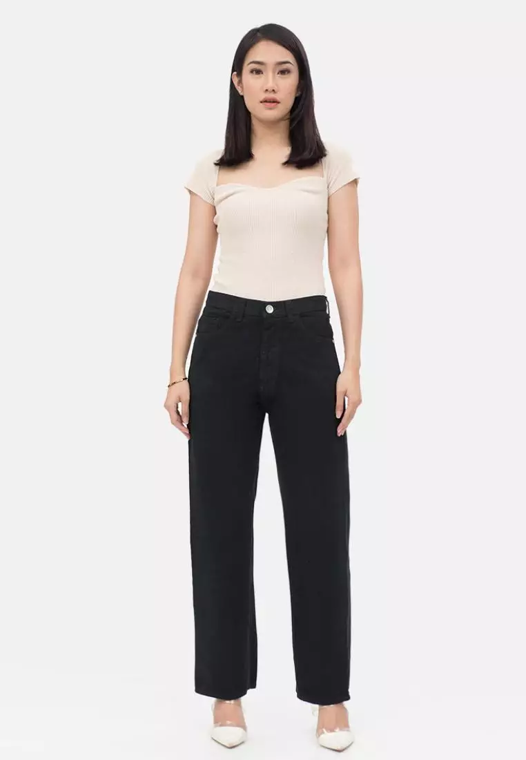 Basic Straight Jeans in Black