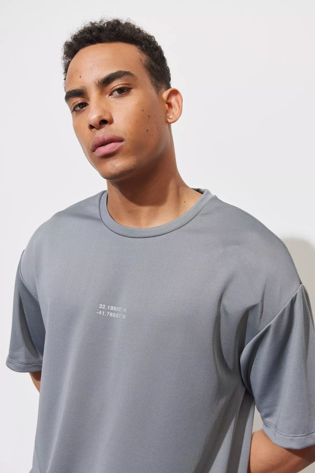 Loose fit crew neck t shirt hotsell