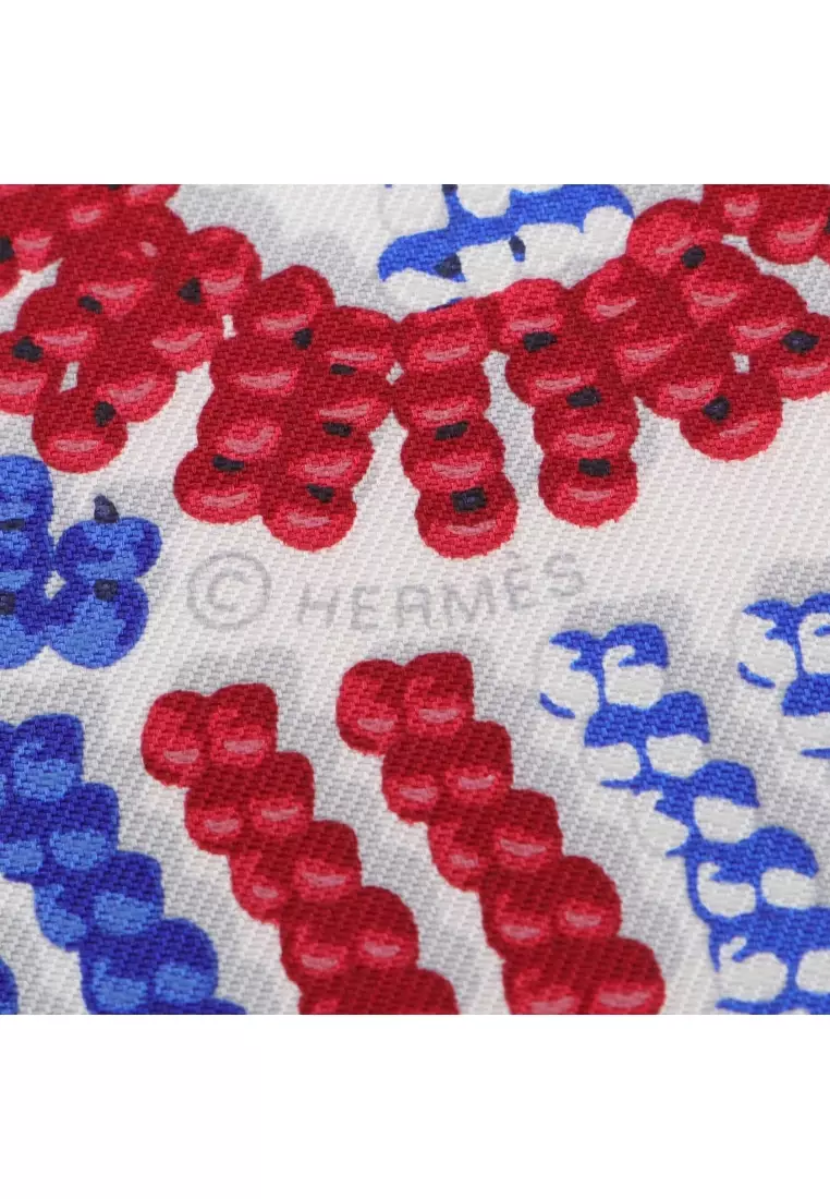 Pre-Loved Hermès Petit carres carres 45 KELLY EN PERLES scarf silk white Red blue