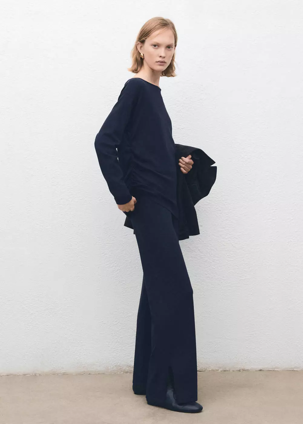 Sweater rajutan kerah boat