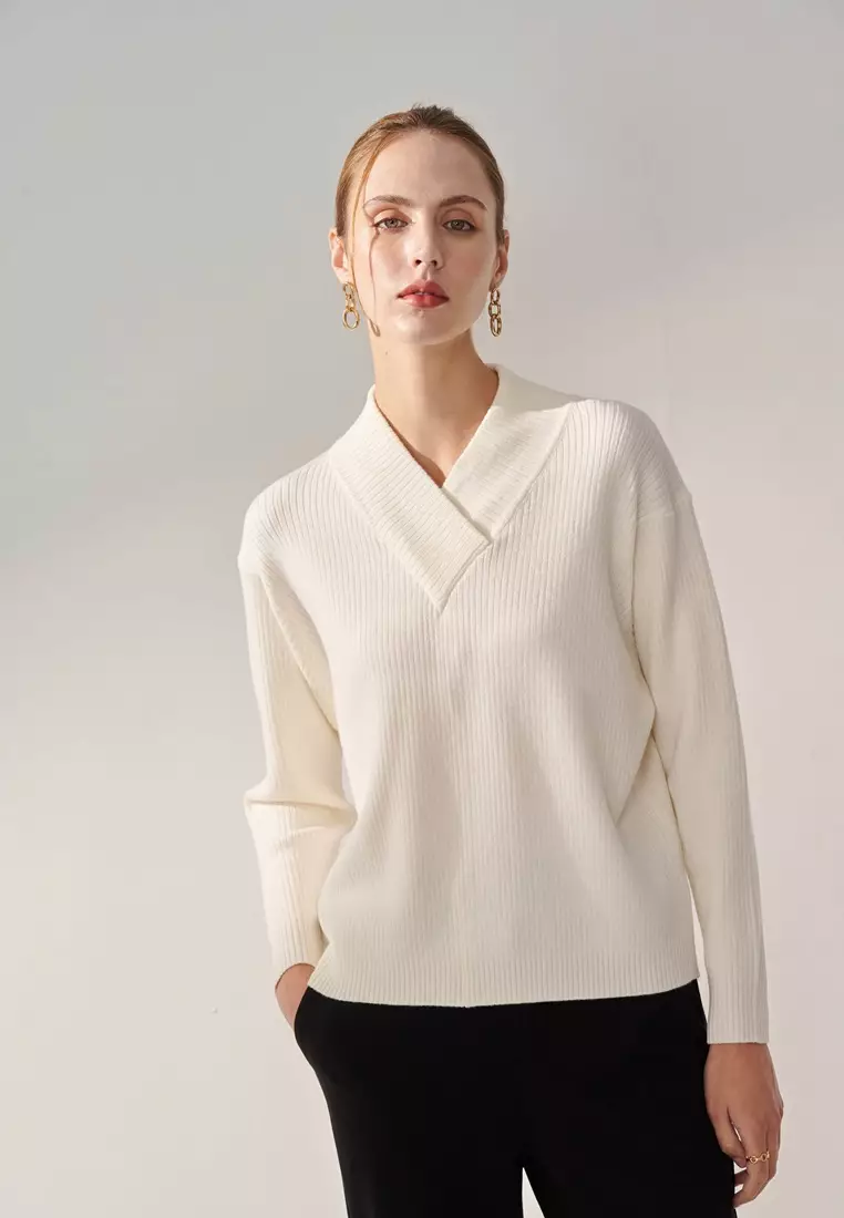 White Styled V-neck Sweater