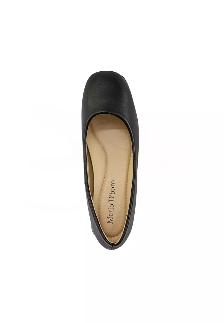Women's LZ 29814 C94 Black School shoe with low block heel. Closed toe design.