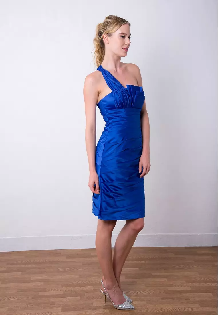 迷人色丁布單肩晚裝短裙