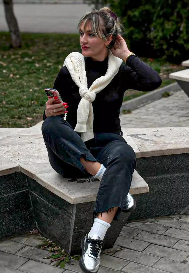 White&Black Everyday Sneakers