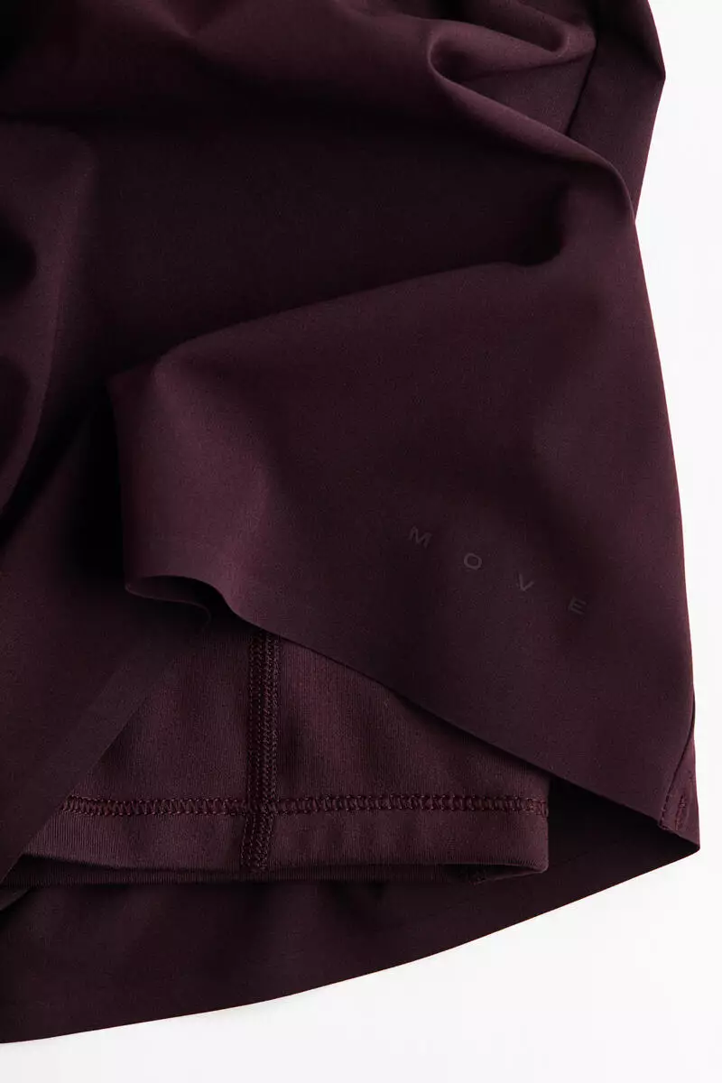 Double-layered sports shorts