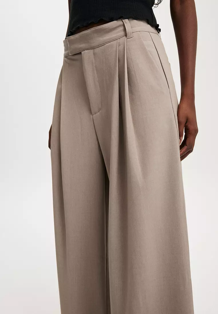 Izzy Pleated Suiting Pants
