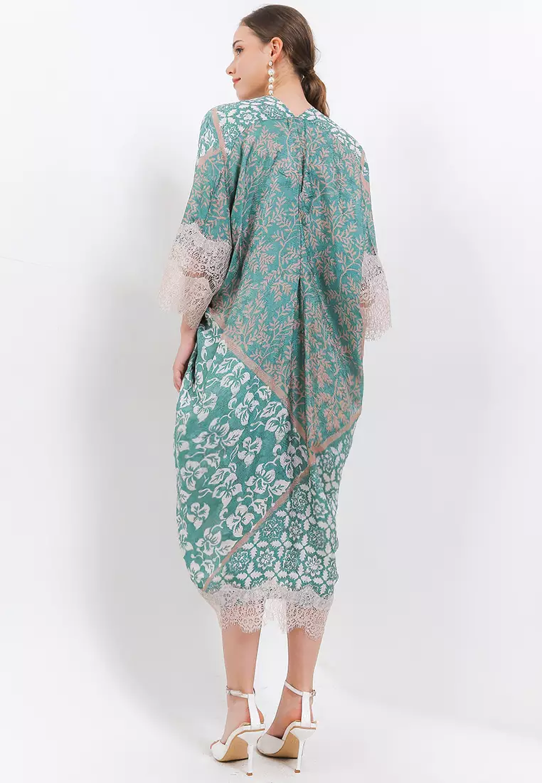 Batik Rizqina Kaftan Ayra Batik Wanita - Kaftan Kaca - Salem - Batik Cap Peranakan Series - OOTD Batik - Batik Viscose Premium - Soft Tulle Organza