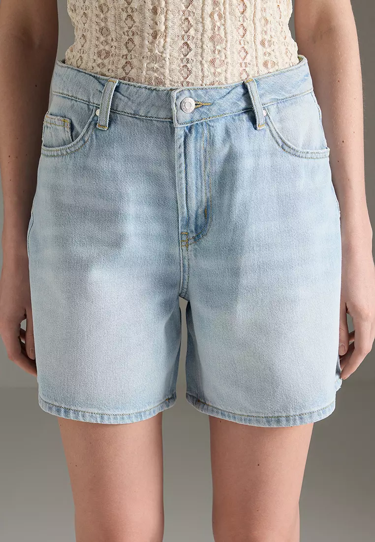 Light Blue Normal Waist Denim Bermuda TWOSS25SR00180
