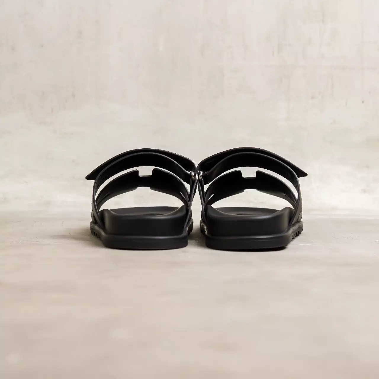 Sandal HERMES CHYPRE BLACK SANDAL 100% ORIGINAL