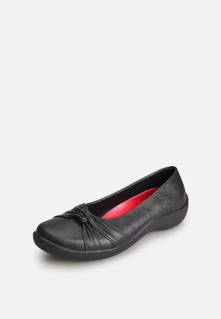 Discount on Easy Soft By World Balance  shoes - SKU: Riley Young Kid's Shoes (Black)